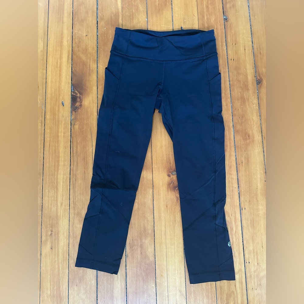 Lululemon Running Cropped 23” Black Leggings ~approx size 4 EUC